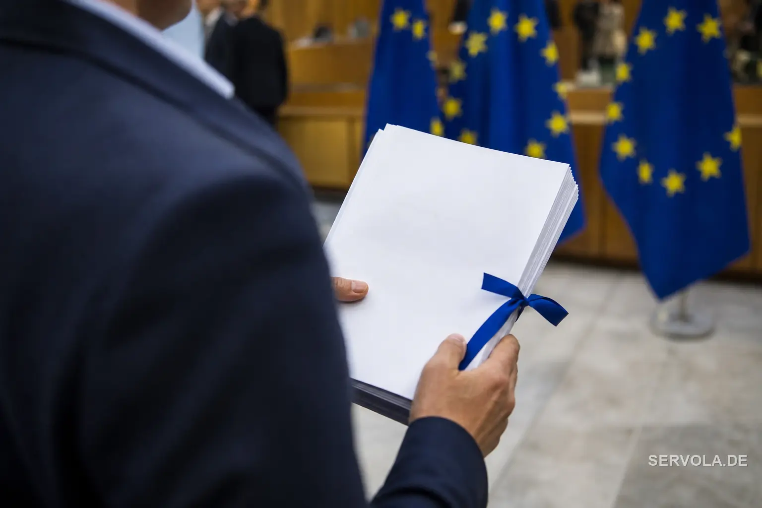 The EU Pried WhatsApp Open for Rival AIs